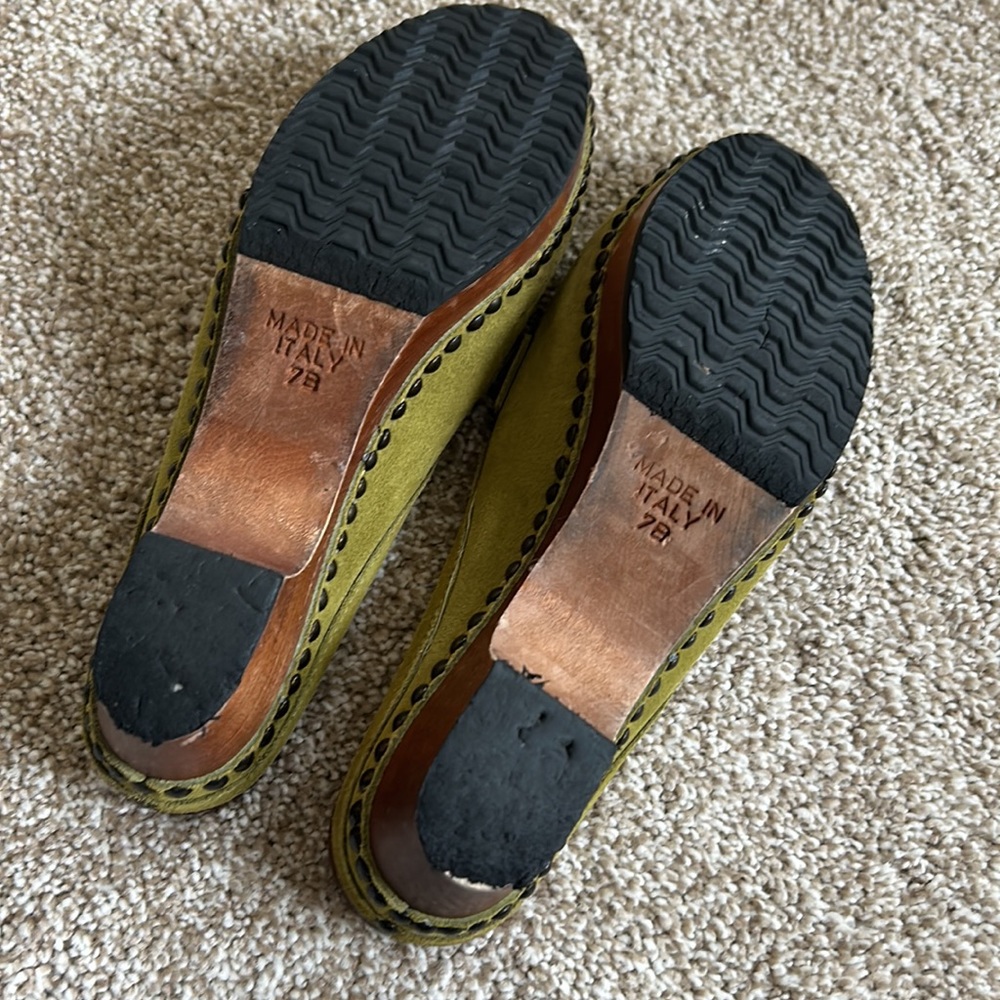 Clogs - Picture 4 of 4